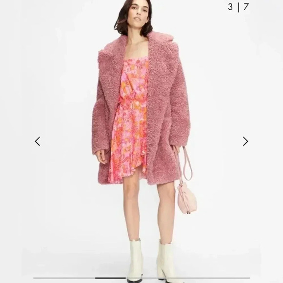 Ted Baker Bethha
Paisley puff sleeved dress NEW WITH TAG - Picture 9 of 9